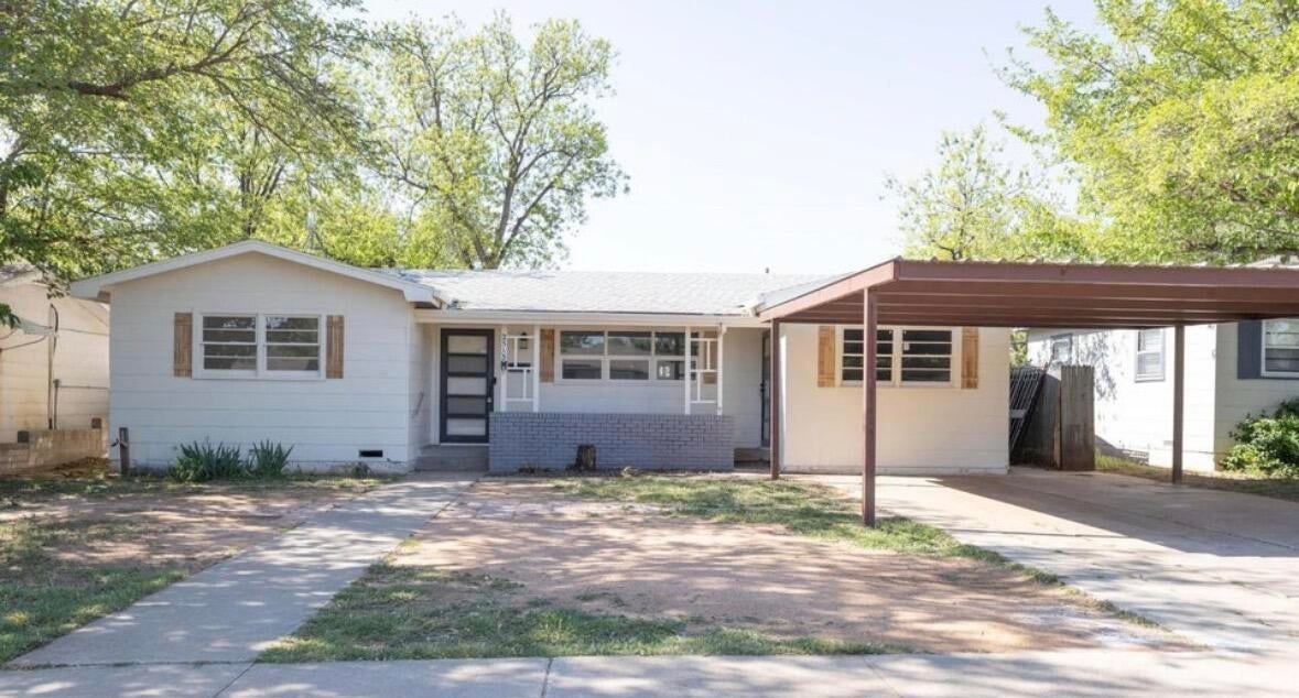 Front exterior of 2513 44th Street in Lubbock